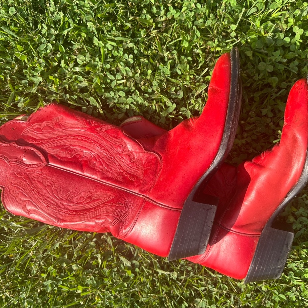 Justin’s Vintage Red Heeled Boots for Women rare